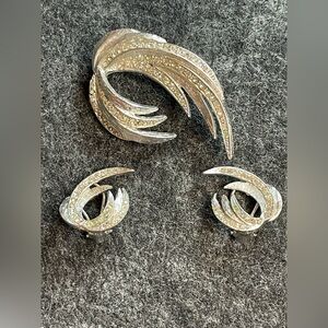 Vintage rhinestone earrings & brooch set